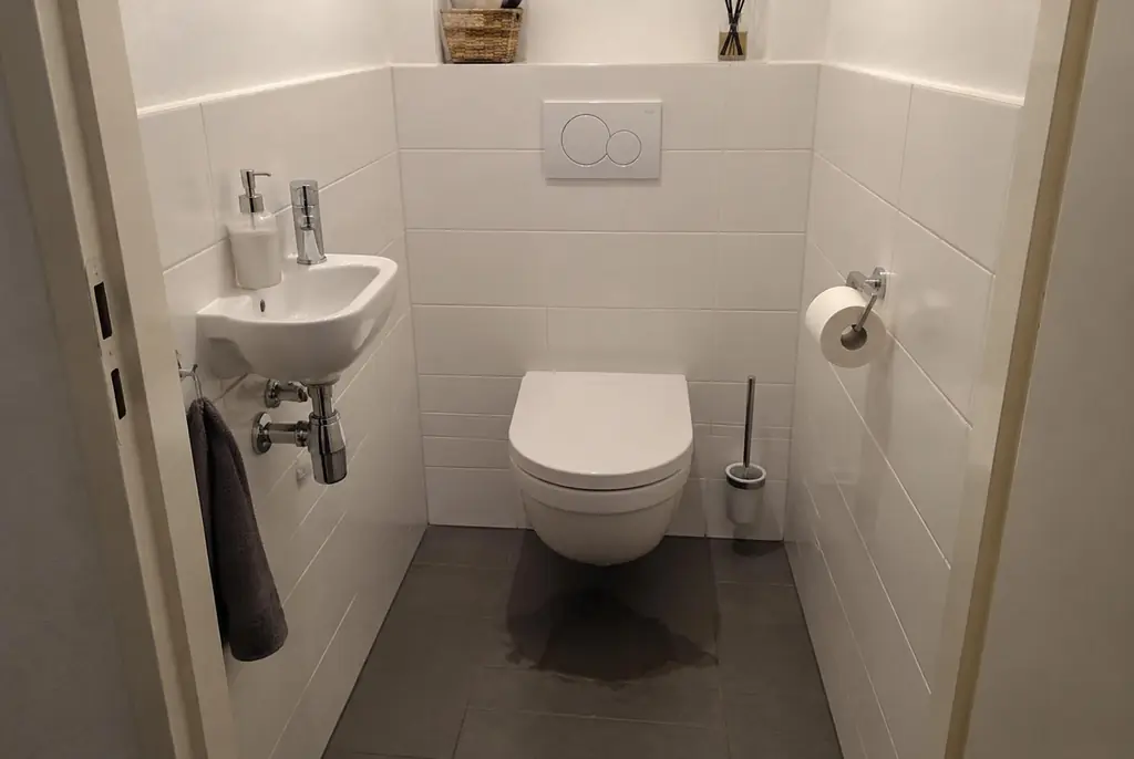 Lekdetectie Vianen – natte vloer bij een toilet
